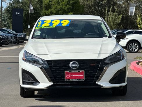 Certified 2025 Nissan Altima 2.5 SR FWD image 9