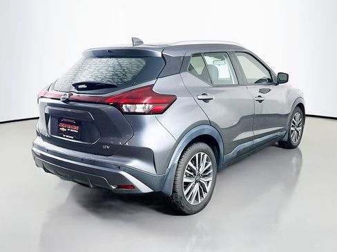 Used 2021 Nissan Kicks SV image 6
