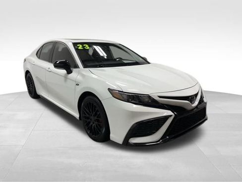 Used 2023 Toyota Camry SE image 4