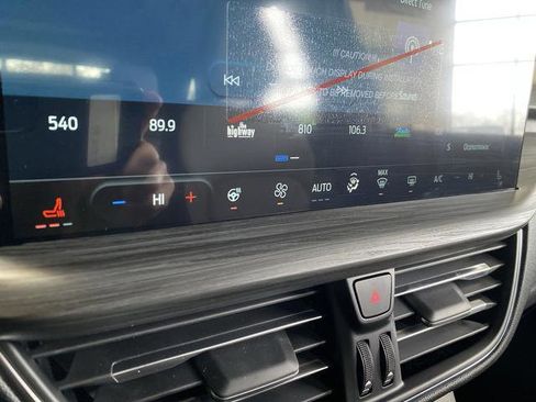 New 2026 Ford Escape SE w/ PHEV Premium Package FWD image 19