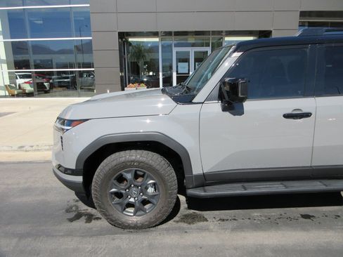 Used 2024 Lexus GX 550 AWD/4WD image 2