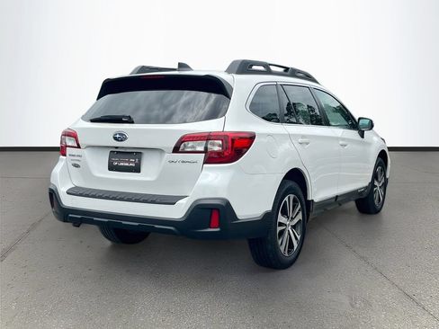 Used 2018 Subaru Outback 2.5i Limited AWD/4WD image 7