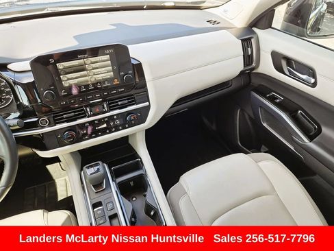 Used 2023 Nissan Pathfinder SL w/ SL Premium Package FWD image 17