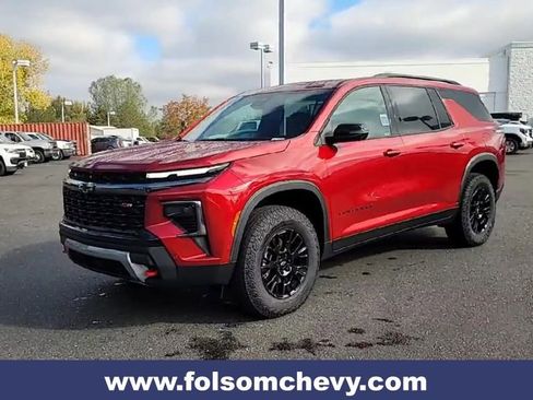 New 2025 Chevrolet Traverse Z71 w/ Enhanced Driving Package image 5