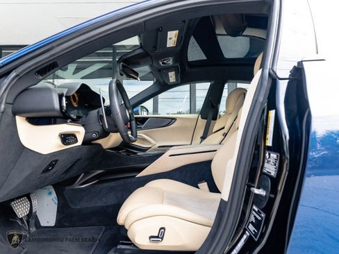 Used 2023 Ferrari Purosangue image 26