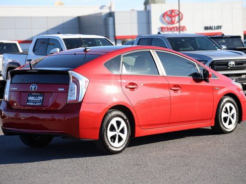 Used 2015 Toyota Prius Four image 4