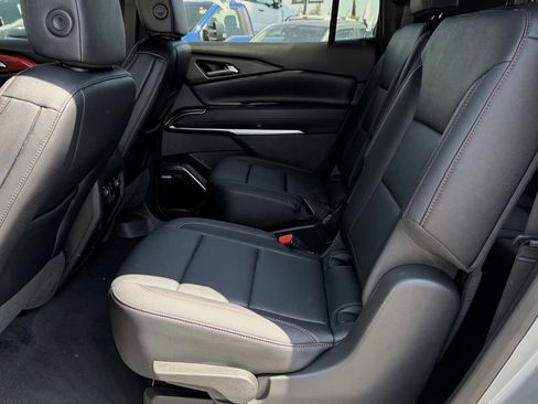 Used 2025 Chevrolet Traverse Z71 w/ Enhanced Driving Package AWD/4WD image 33