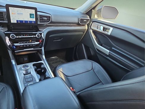 Used 2023 Ford Explorer Limited image 13