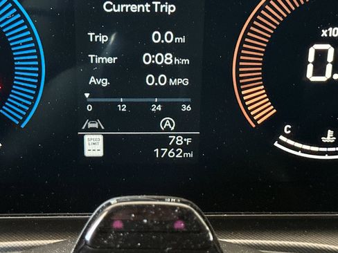 Certified 2025 Hyundai Santa Fe SEL image 40