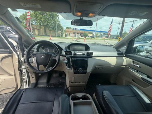 Used 2014 Honda Odyssey EX image 16