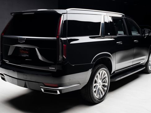 Used 2023 Cadillac Escalade ESV Premium Luxury w/ LPO, Floor Liner Package AWD/4WD image 35
