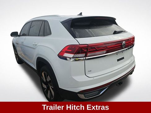 Used 2025 Volkswagen Atlas Cross Sport SE image 3