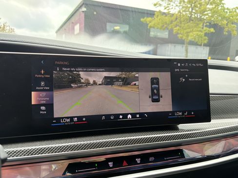 Used 2023 BMW i7 xDrive60 AWD/4WD image 20
