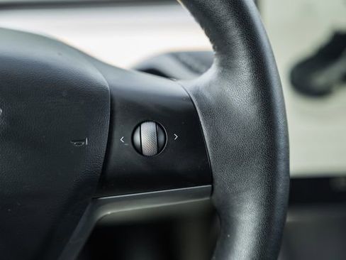 Used 2022 Tesla Model 3 RWD image 25