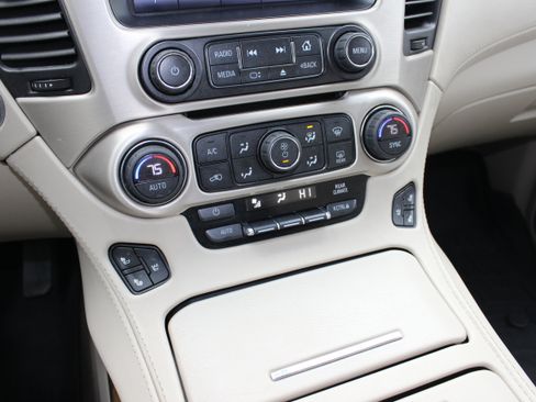 Used 2015 GMC Yukon XL Denali image 9