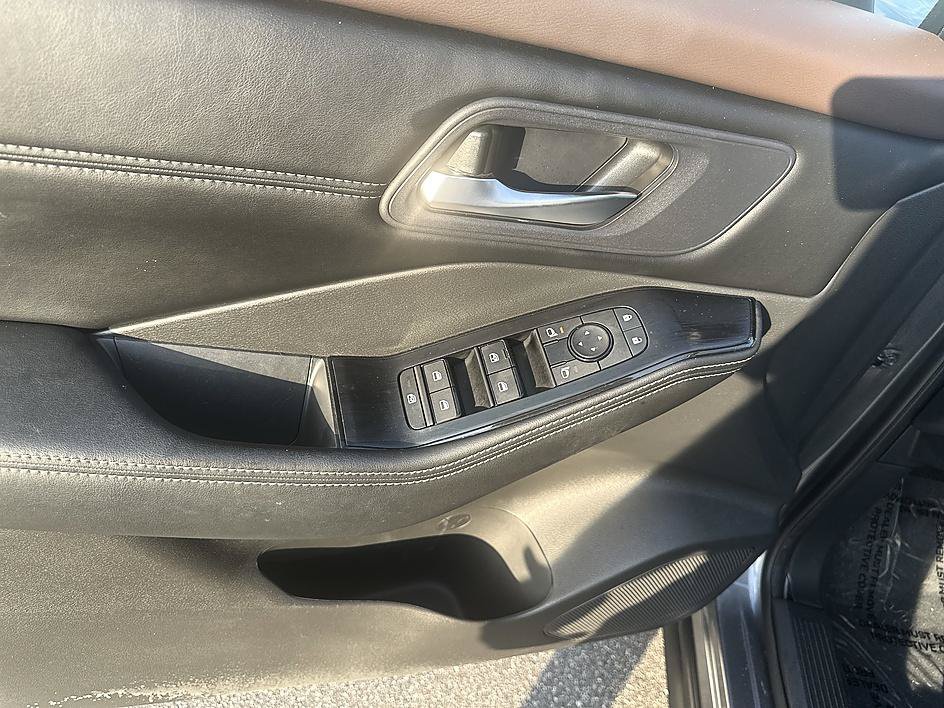 Certified 2023 Nissan Rogue SV w/ SV Premium B Package FWD image 16