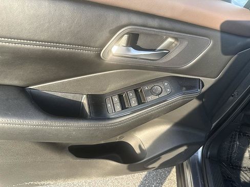 Certified 2023 Nissan Rogue SV w/ SV Premium B Package FWD image 16