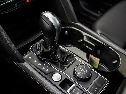 Certified 2023 Volkswagen Atlas Cross Sport SEL image 21