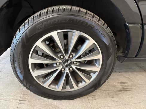 Used 2015 Lincoln Navigator 4WD image 65