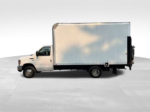 Used 2015 Ford E-350 and Econoline 350 Super Duty w/ Power Windows & Locks Group RWD image 6