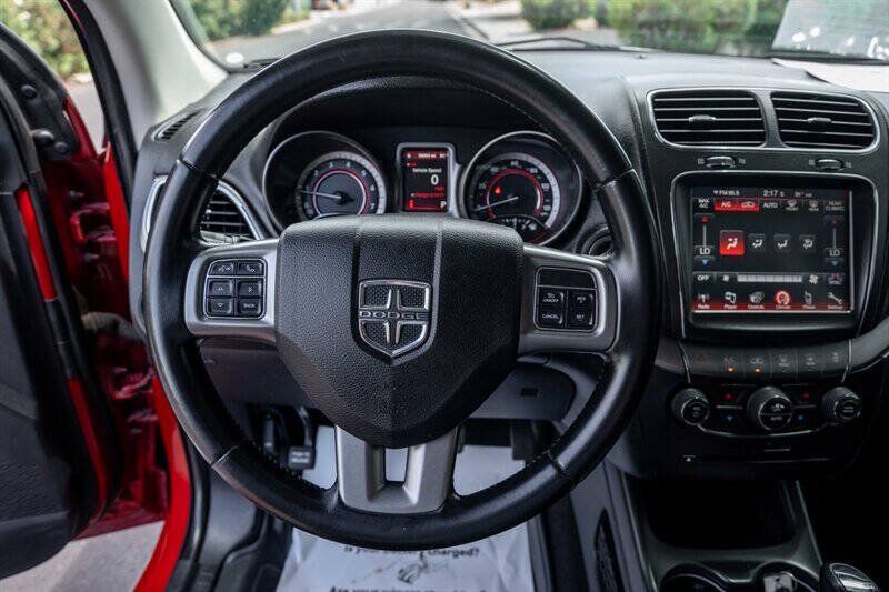 Used 2020 Dodge Journey Crossroad FWD image 12