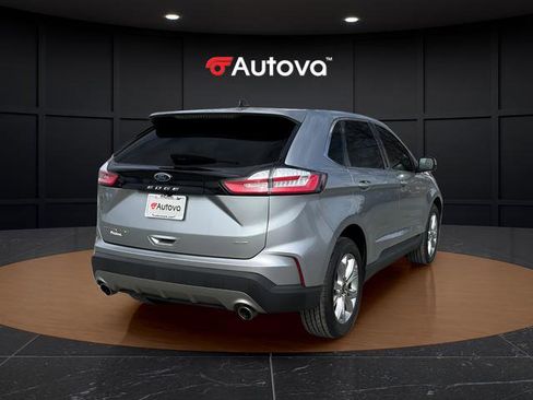 Used 2024 Ford Edge Titanium image 2