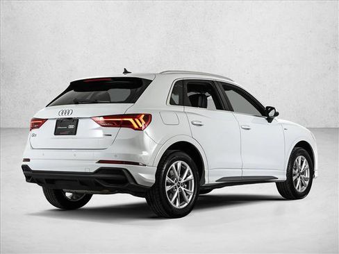 Certified 2025 Audi Q3 2.0T Premium w/ Convenience Package image 5