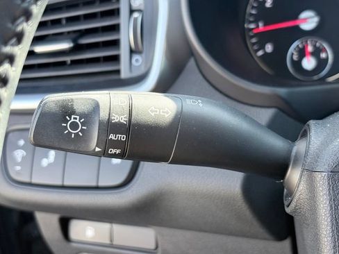 Used 2020 Kia Sorento S FWD image 15