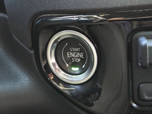 Used 2024 Chevrolet Silverado 1500 ZR2 w/ Technology Package image 24