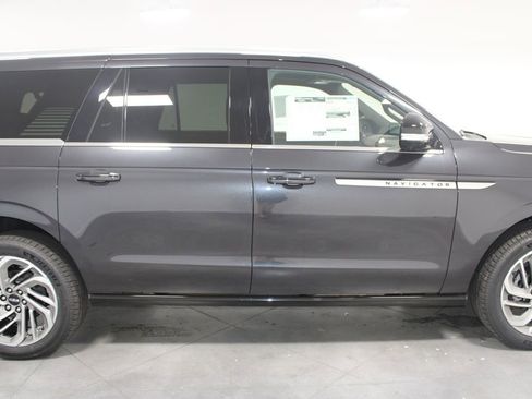 New 2025 Lincoln Navigator L Reserve image 10