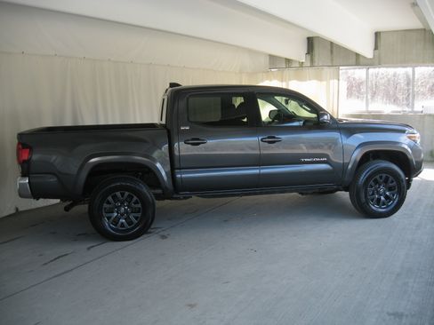 Used 2023 Toyota Tacoma SR5 image 4