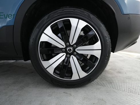 Used 2023 Volvo C40 P8 Recharge Plus w/ Protection Package Premier AWD/4WD image 9
