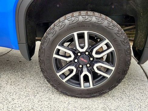 Used 2022 GMC Sierra 1500 AT4 w/ AT4 Premium Package AWD/4WD image 9