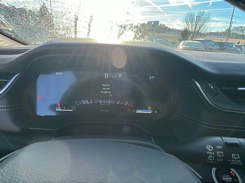 Used 2025 Jeep Grand Cherokee Altitude image 31