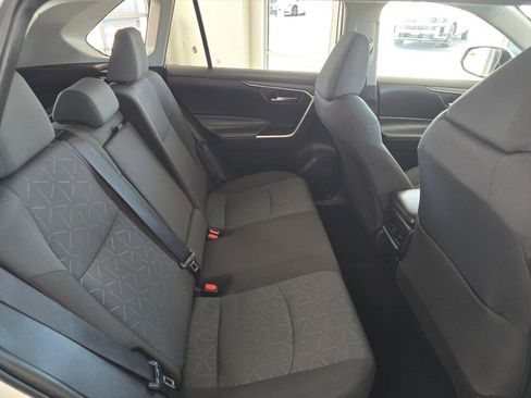 Used 2025 Toyota RAV4 XLE AWD/4WD image 40