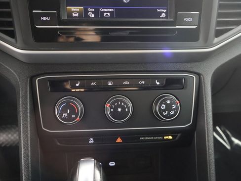 Used 2023 Volkswagen Atlas Cross Sport SE image 43