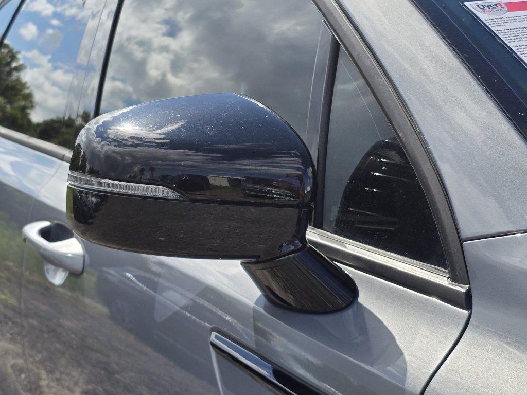 Used 2023 Kia Sorento S w/ Panoramic Sunroof Package FWD image 12