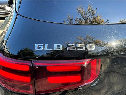Used 2025 Mercedes-Benz GLB 250 image 27