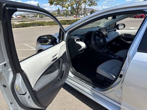 Used 2022 Toyota Corolla LE image 23