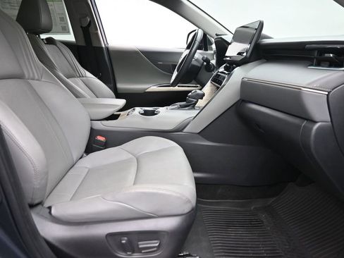 Used 2021 Toyota Venza Limited AWD/4WD image 9