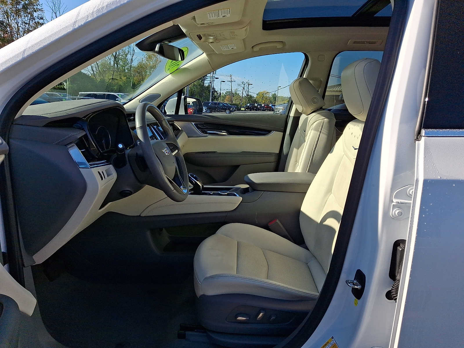 Used 2024 Cadillac XT6 Premium Luxury AWD/4WD image 15