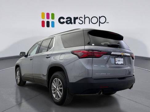 Used 2023 Chevrolet Traverse LT image 3