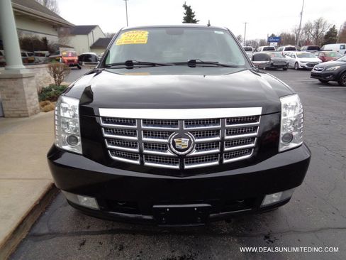 Used 2012 Cadillac Escalade Luxury image 30