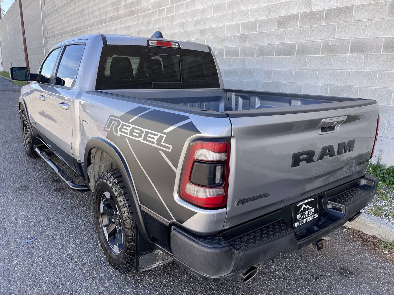 Used 2020 RAM 1500 Rebel w/ Leather & Sound Group w/ 2_W AWD/4WD image 5