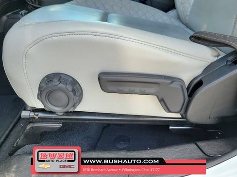 Used 2022 Jeep Wrangler Unlimited Sahara AWD/4WD image 16