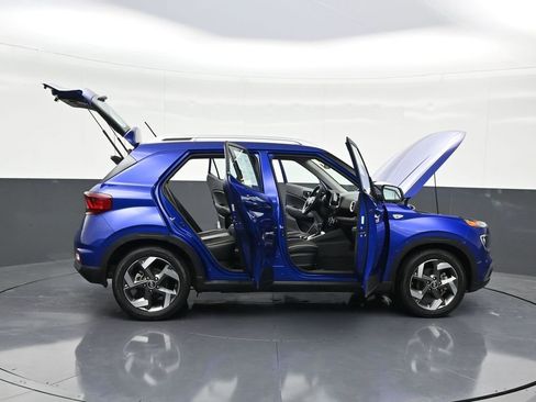 Used 2023 Hyundai Venue Limited image 38