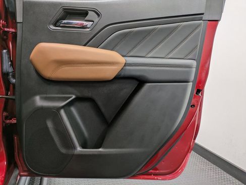 Used 2024 GMC Canyon AT4 image 26