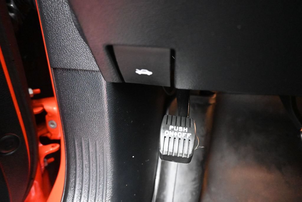 Used 2018 Dodge Challenger R/T Scat Pack RWD image 26