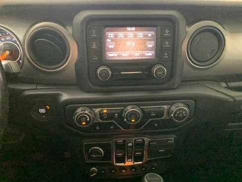 Used 2020 Jeep Gladiator Sport w/ Quick Order Package 24S AWD/4WD image 4
