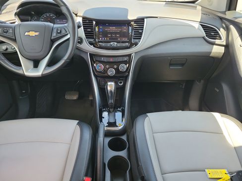 Used 2020 Chevrolet Trax Premier FWD image 14